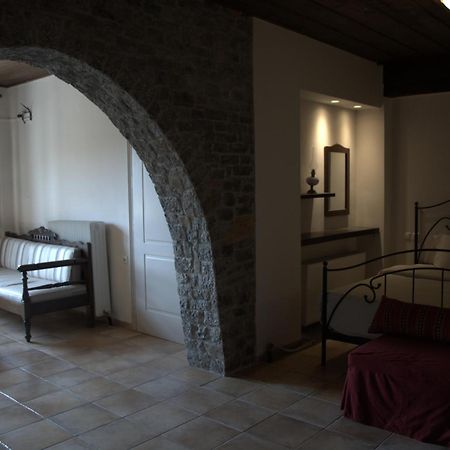 Αργουλιάς Aparthotel Tzermiádon Exteriör bild