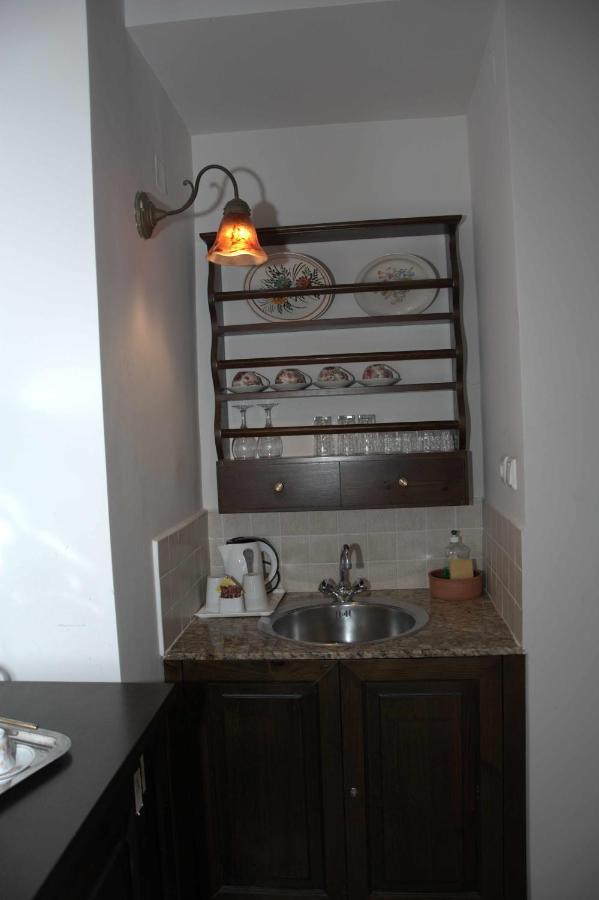 Αργουλιάς Aparthotel Tzermiádon Exteriör bild