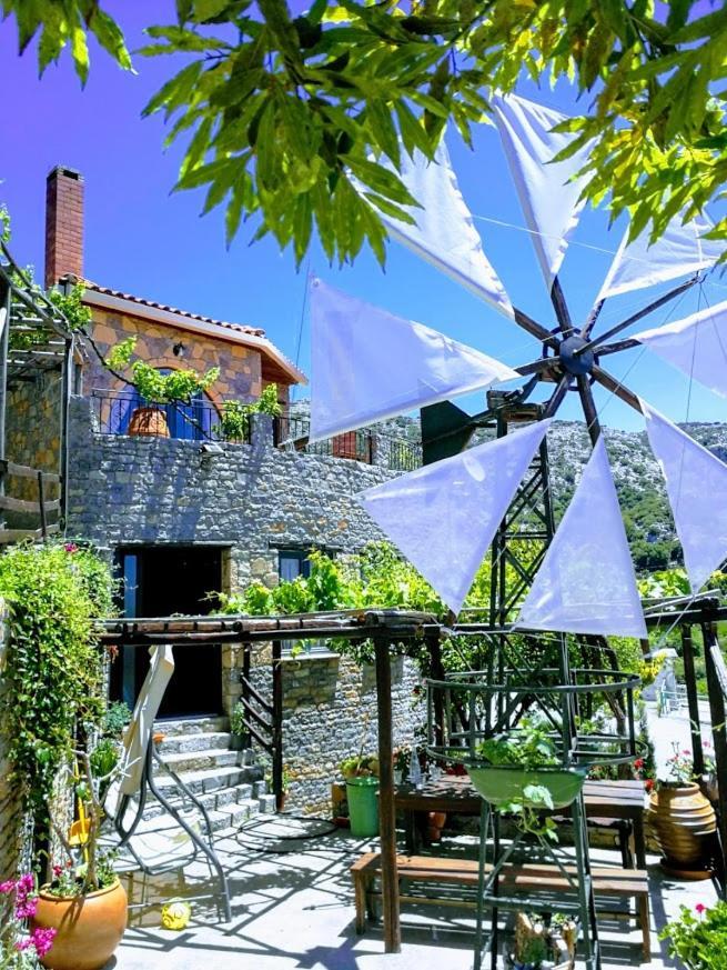 Αργουλιάς Aparthotel Tzermiádon Exteriör bild